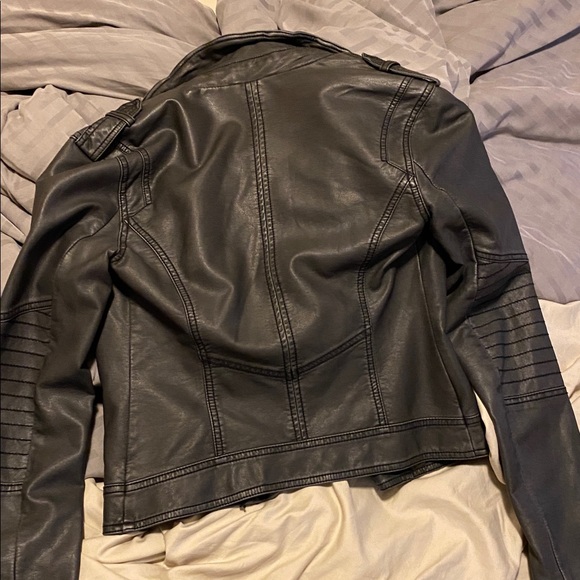 Hollister leather-like jacket - Picture 4 of 4